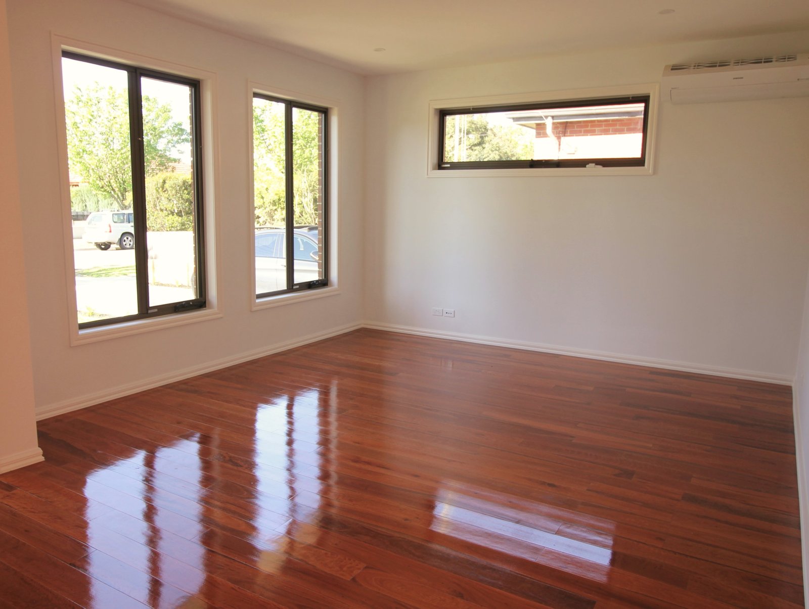 Gallery: 1/16 Eleebana Avenue
