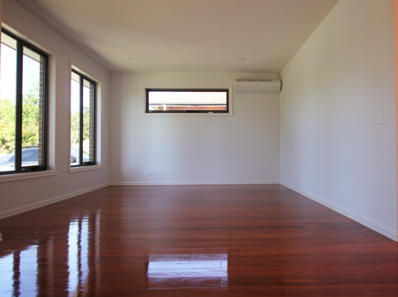 Gallery: 1/16 Eleebana Avenue
