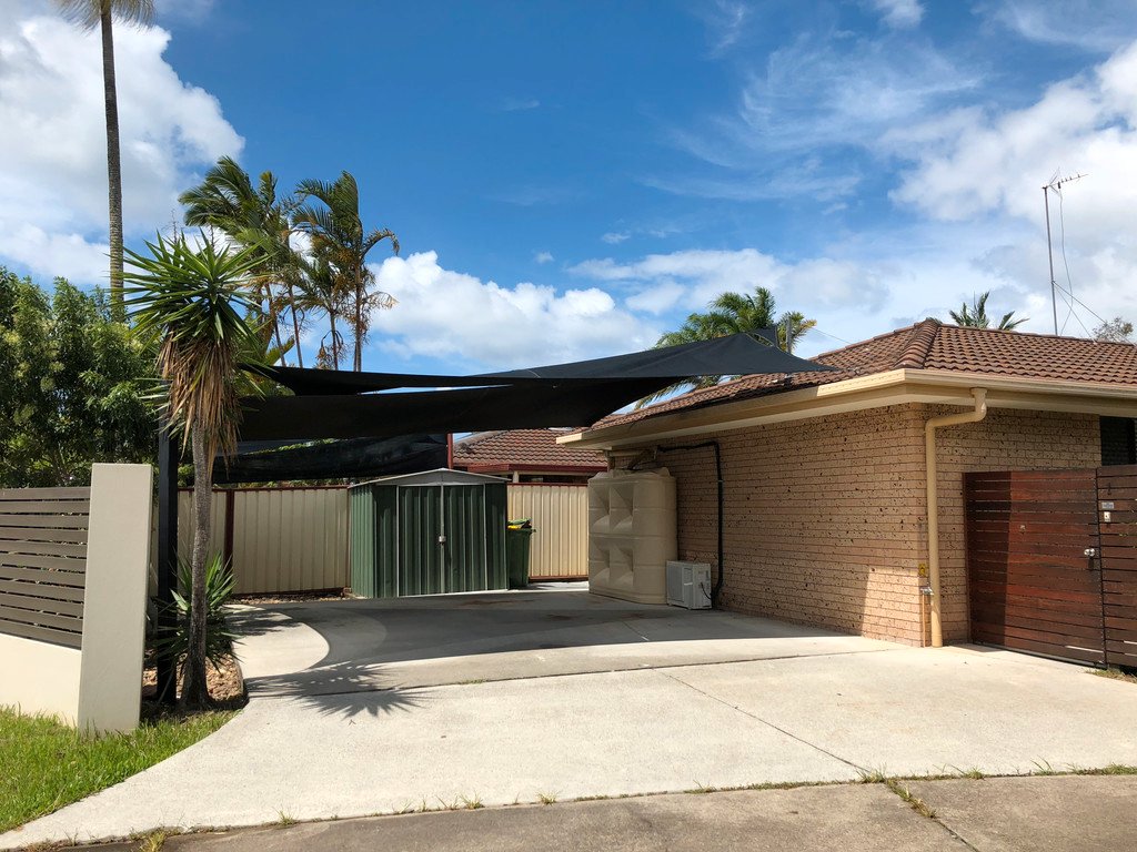 1/16 Elm Court LABRADOR 13