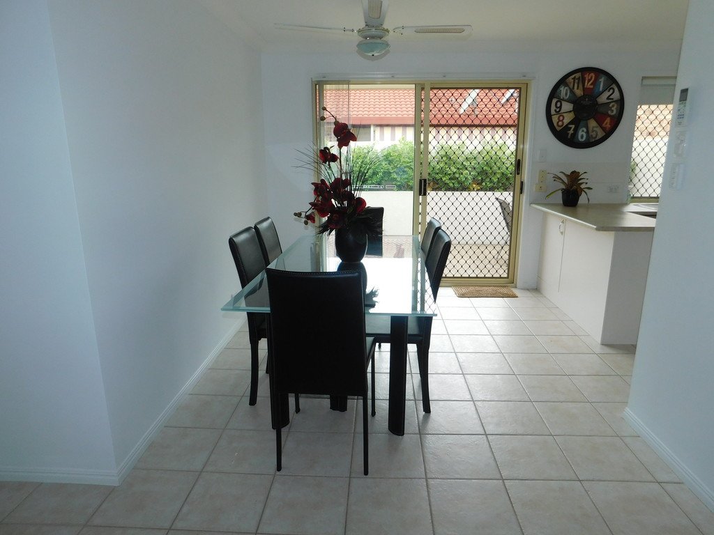 1/16 Gymea Crescent VARSITY LAKES 5