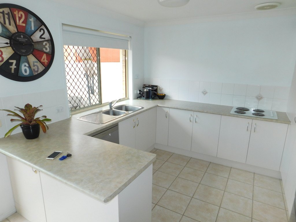 1/16 Gymea Crescent VARSITY LAKES 9
