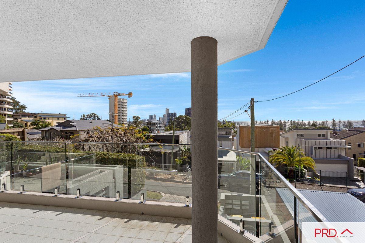1/16 Hill Avenue Burleigh Heads 12