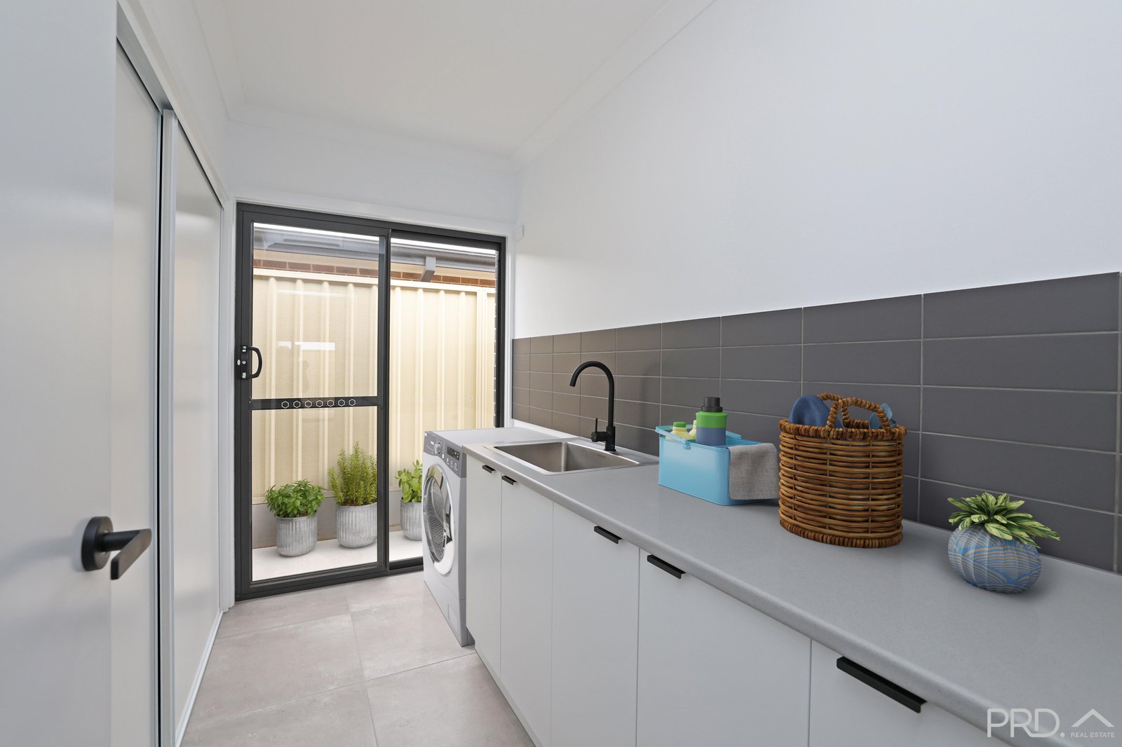 1/16 Joseph Crt  RED CLIFFS 8