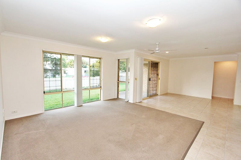 1/16 Judith Avenue SOUTHPORT 2