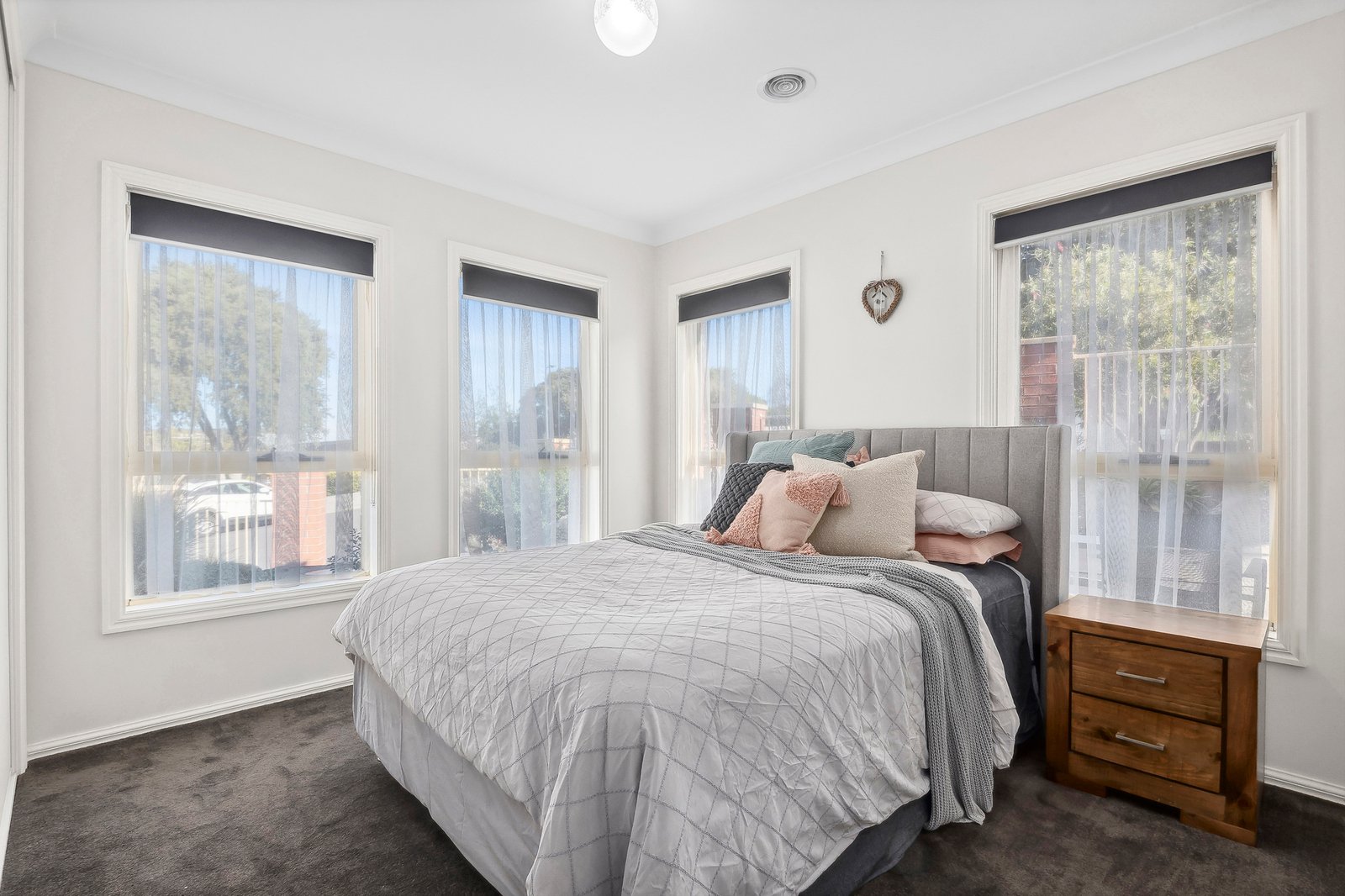 Gallery: 1/16 Lansell Drive