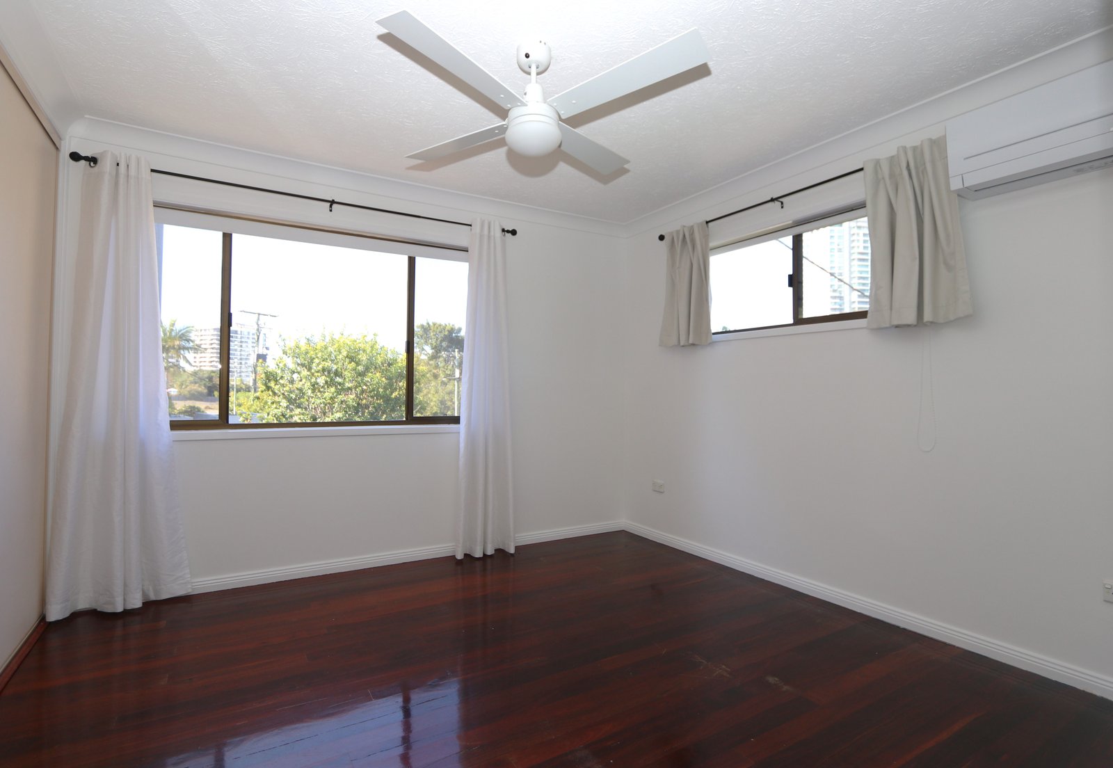 1/16 Lather Street SOUTHPORT 5