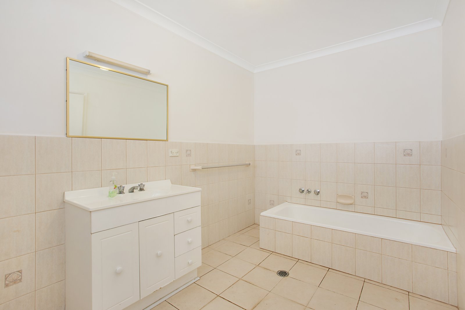 1/16 McGregor Crescent TWEED HEADS 8