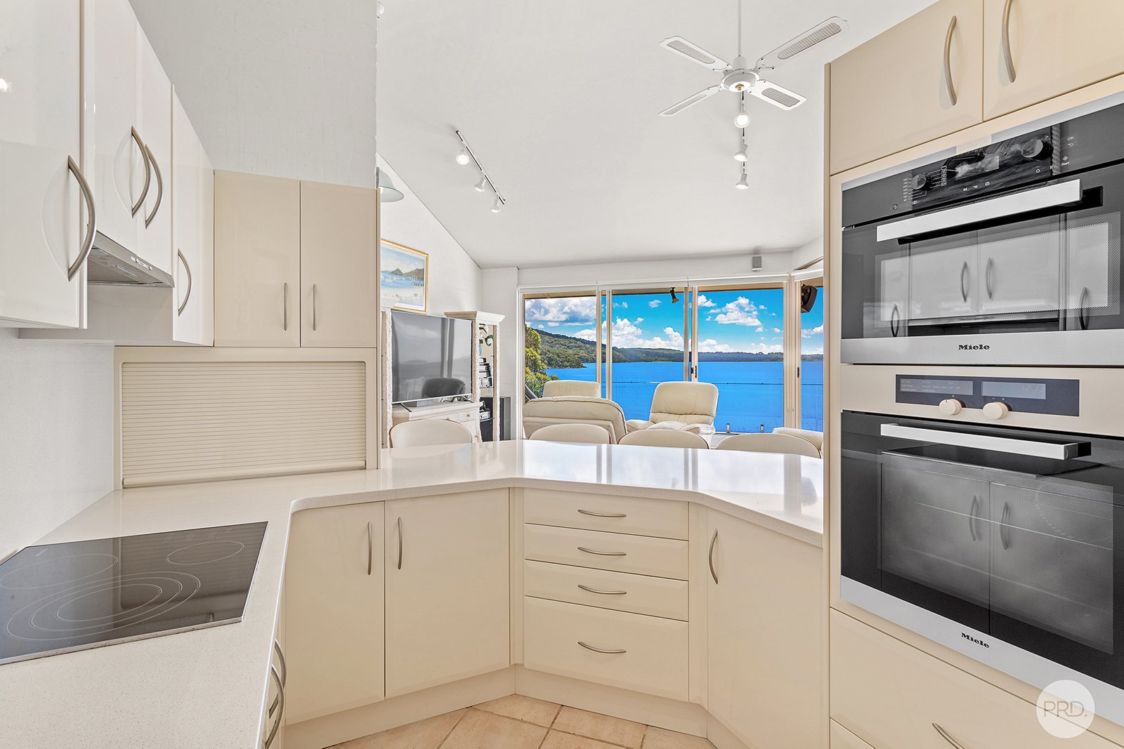 1/16 Mitchell Street SOLDIERS POINT 9