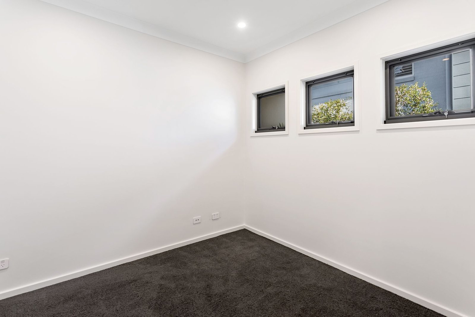 1/16 Norburn Avenue NELSON BAY 12