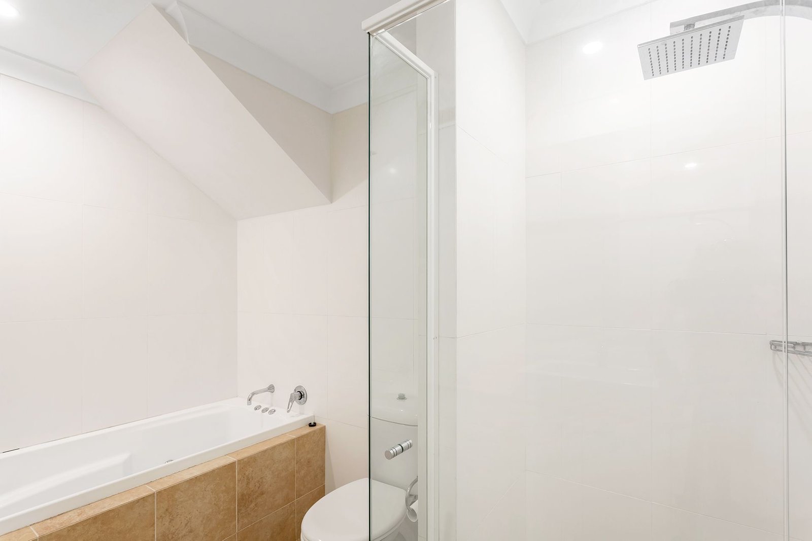 1/16 Norburn Avenue NELSON BAY 13