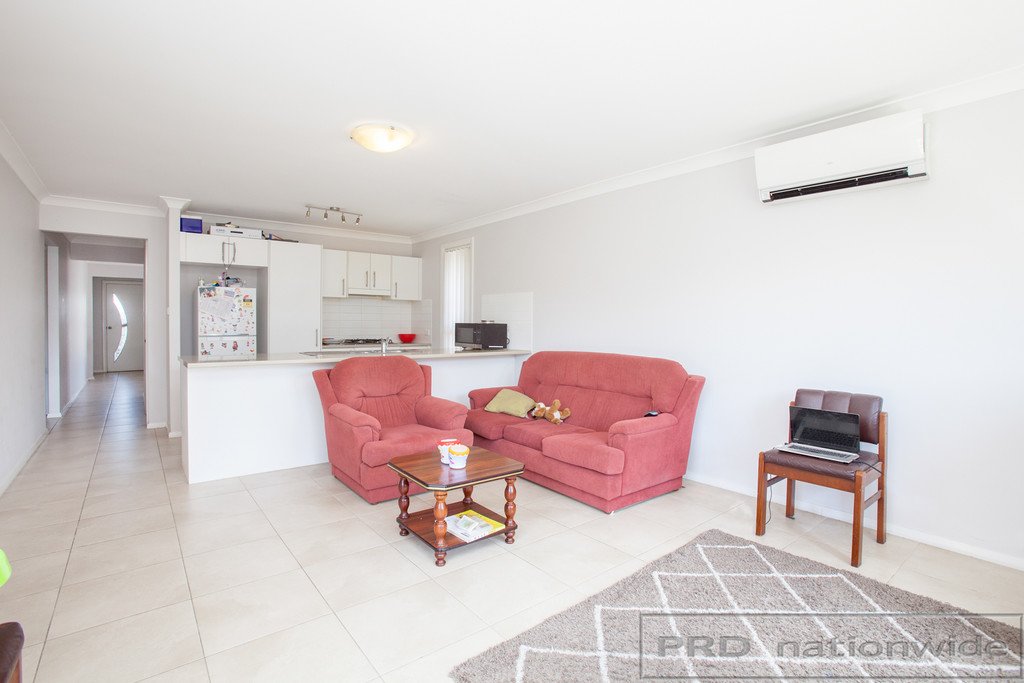 1/16 Oystercatcher Street ABERGLASSLYN 3