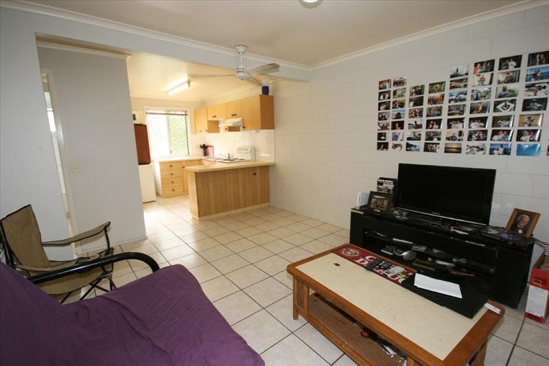 11/6 Saint Martins Lane CANNONVALE 1