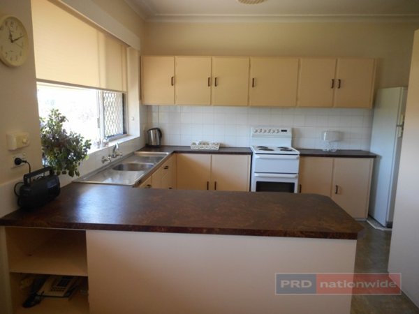 116 Simpson Street TUMUT 9