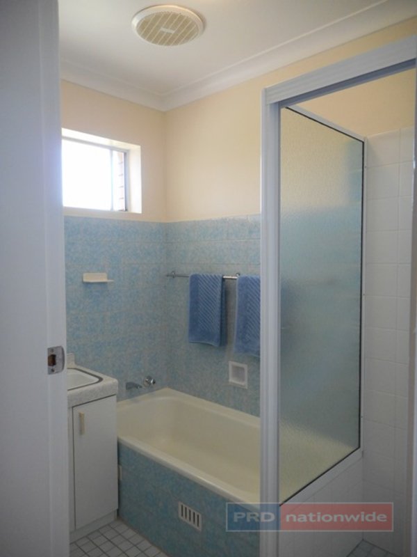 116 Simpson Street TUMUT 14