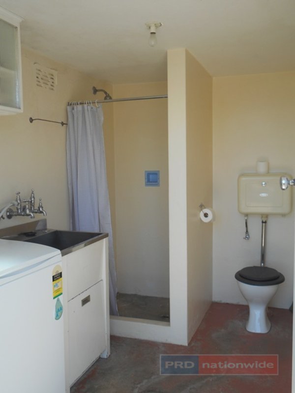 116 Simpson Street TUMUT 23