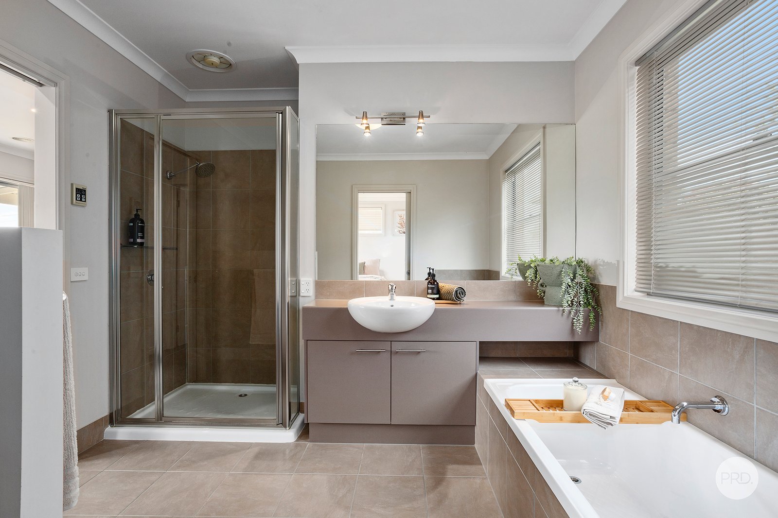 1/16 Skene Street KENNINGTON 11