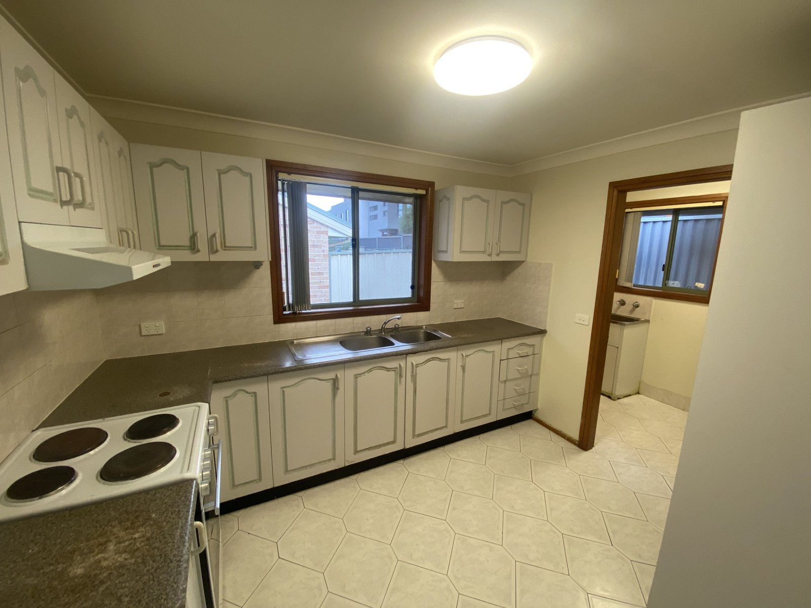 1/16 Thelma Street LURNEA 7