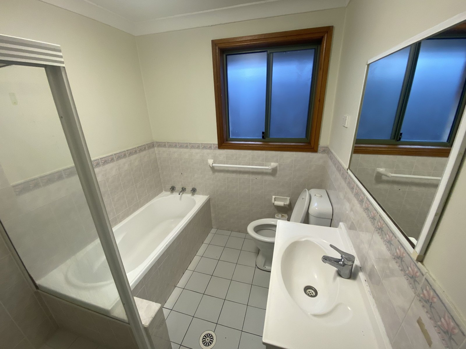 1/16 Thelma Street LURNEA 9