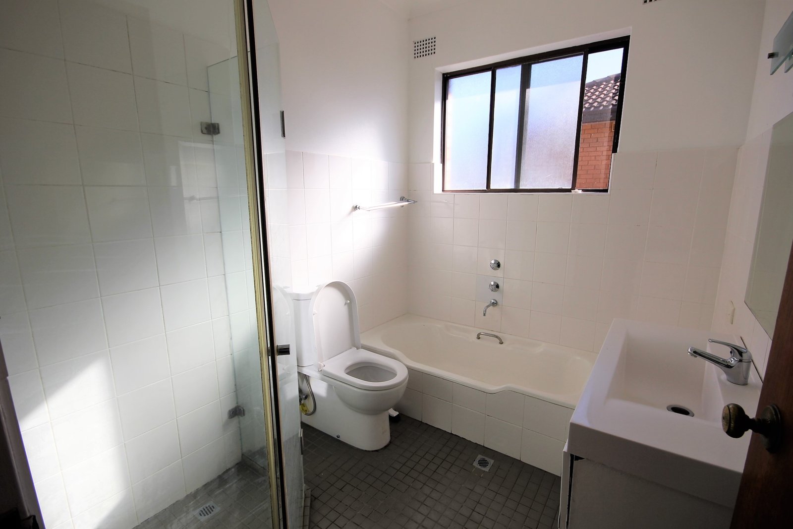 11/61 Warialda Street KOGARAH 3