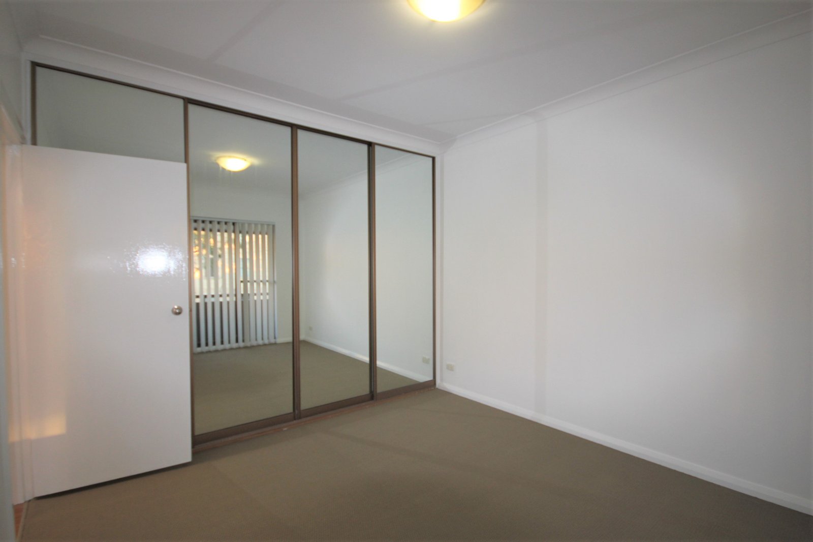 11/61 Warialda Street KOGARAH 4