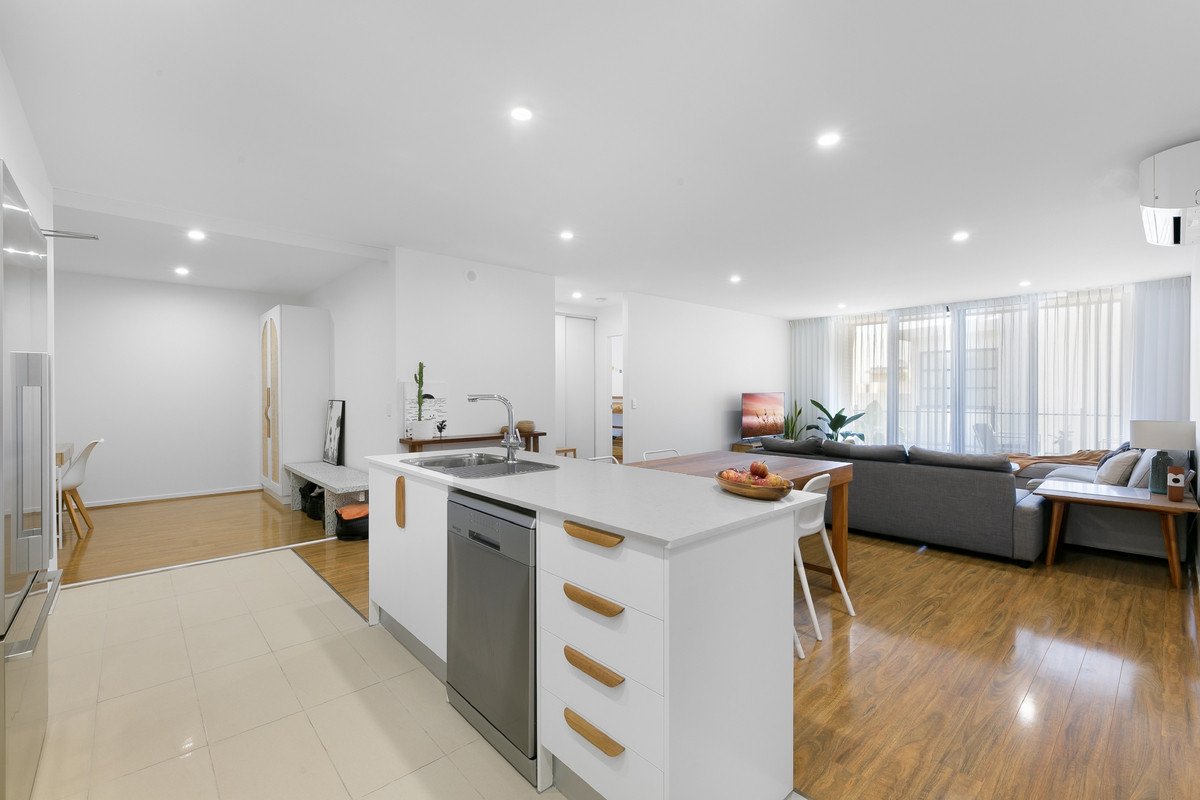 116/1930 Gold Coast Highway Miami 7