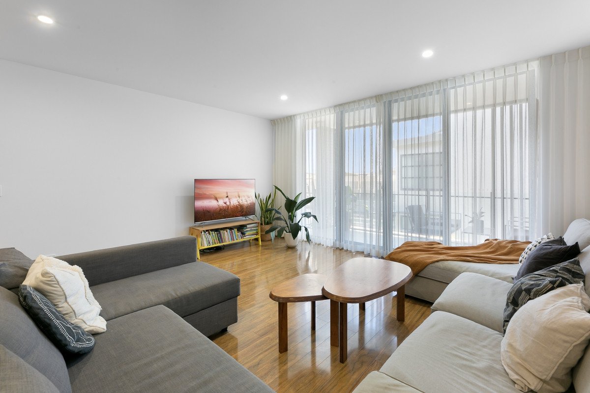 116/1930 Gold Coast Highway Miami 9