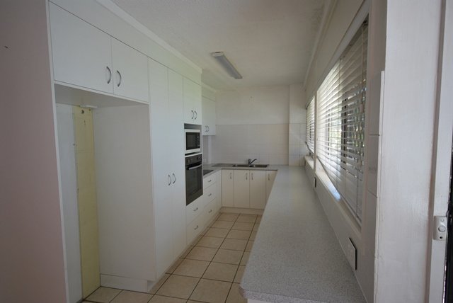 1/162 The Esplanade BURLEIGH HEADS 6