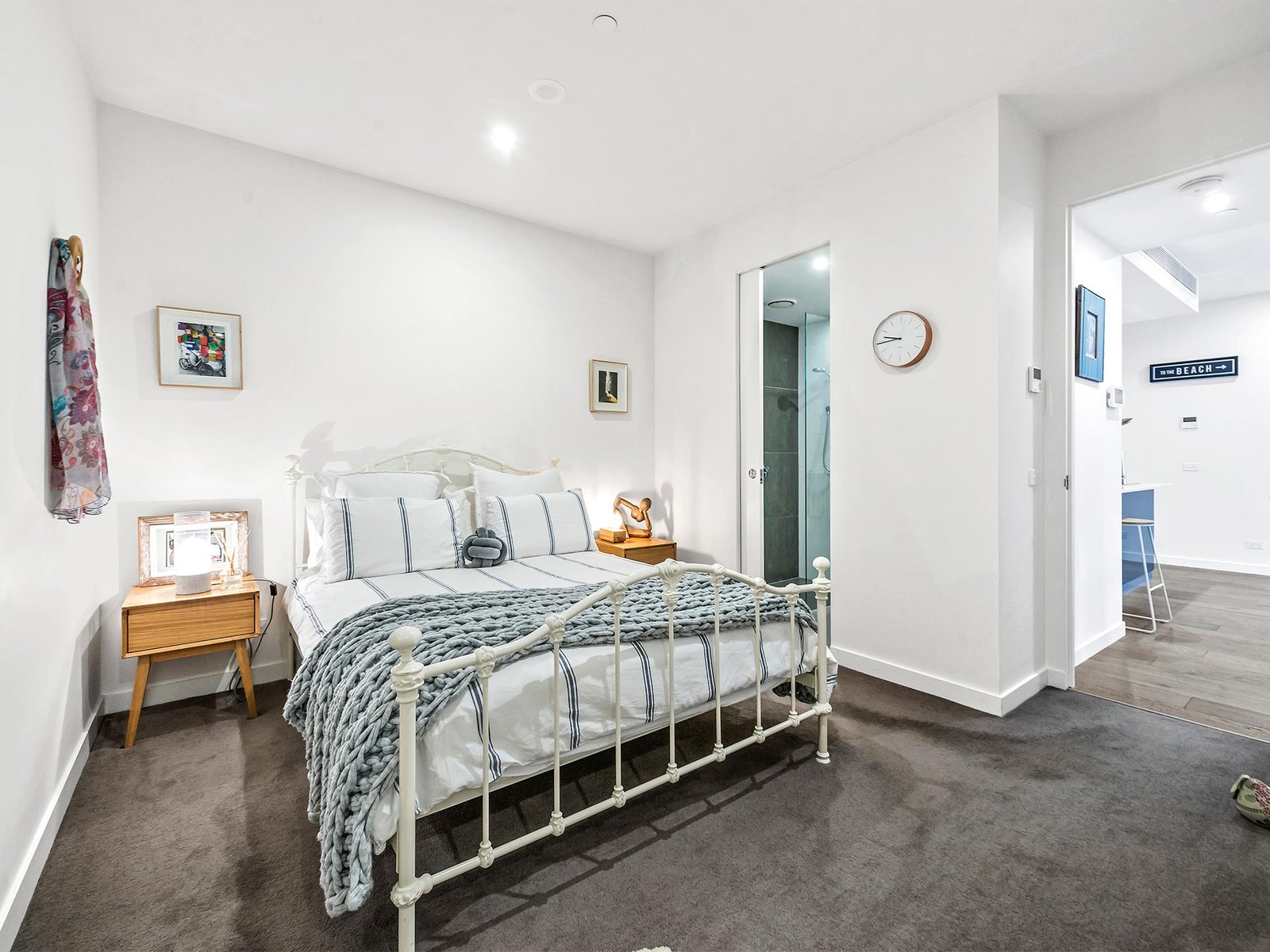 Gallery: 116/222 Bay Road