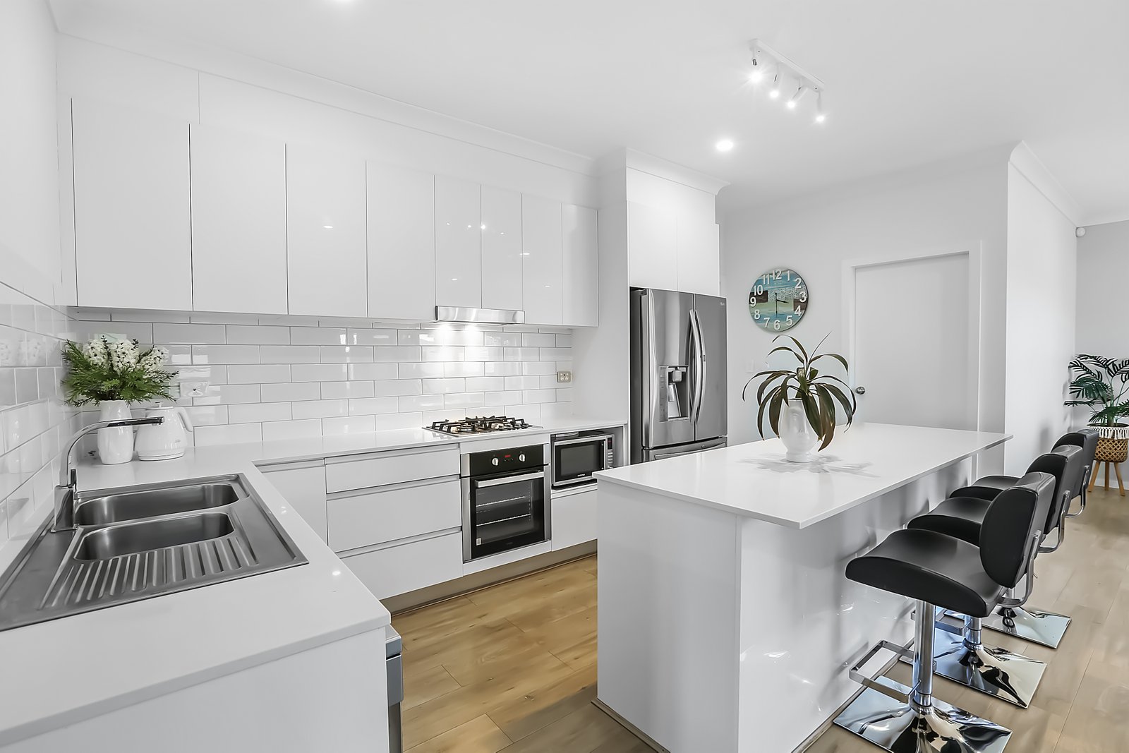 1/163 Wyndarra Way KOONAWARRA 2