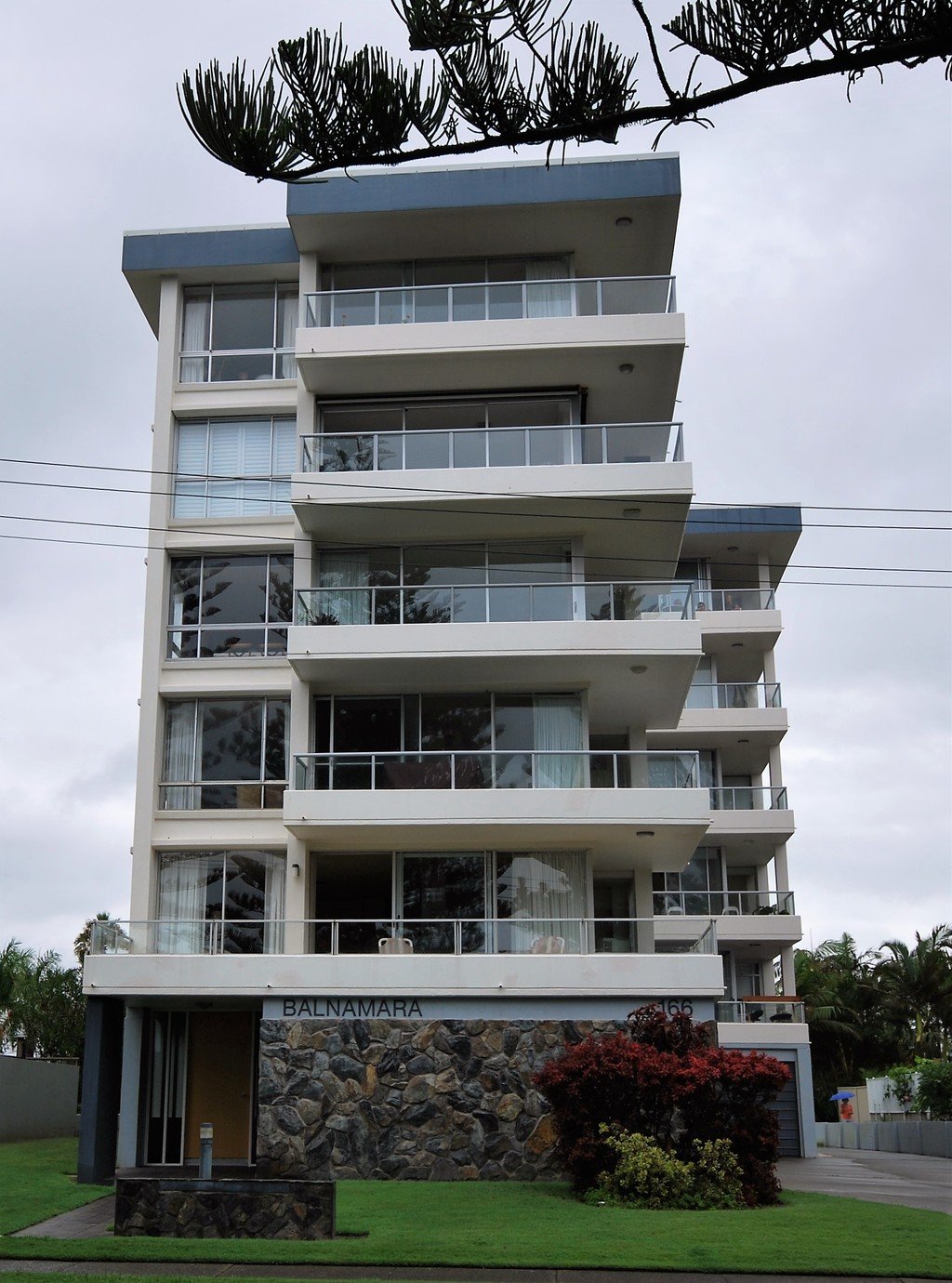 1/166 The Esplanade BURLEIGH HEADS 13