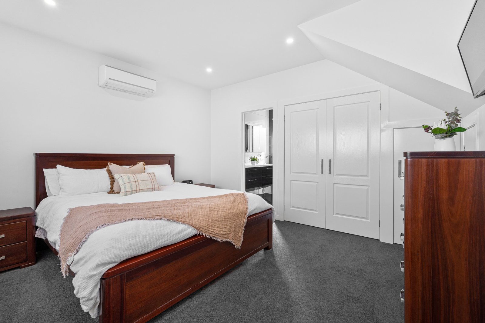 Real Estate and Property in 1/1669 Point Nepean Road, Capel Sound, VIC