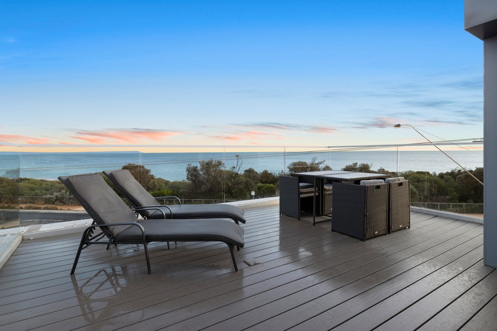 Gallery: 1/168 Beach Road