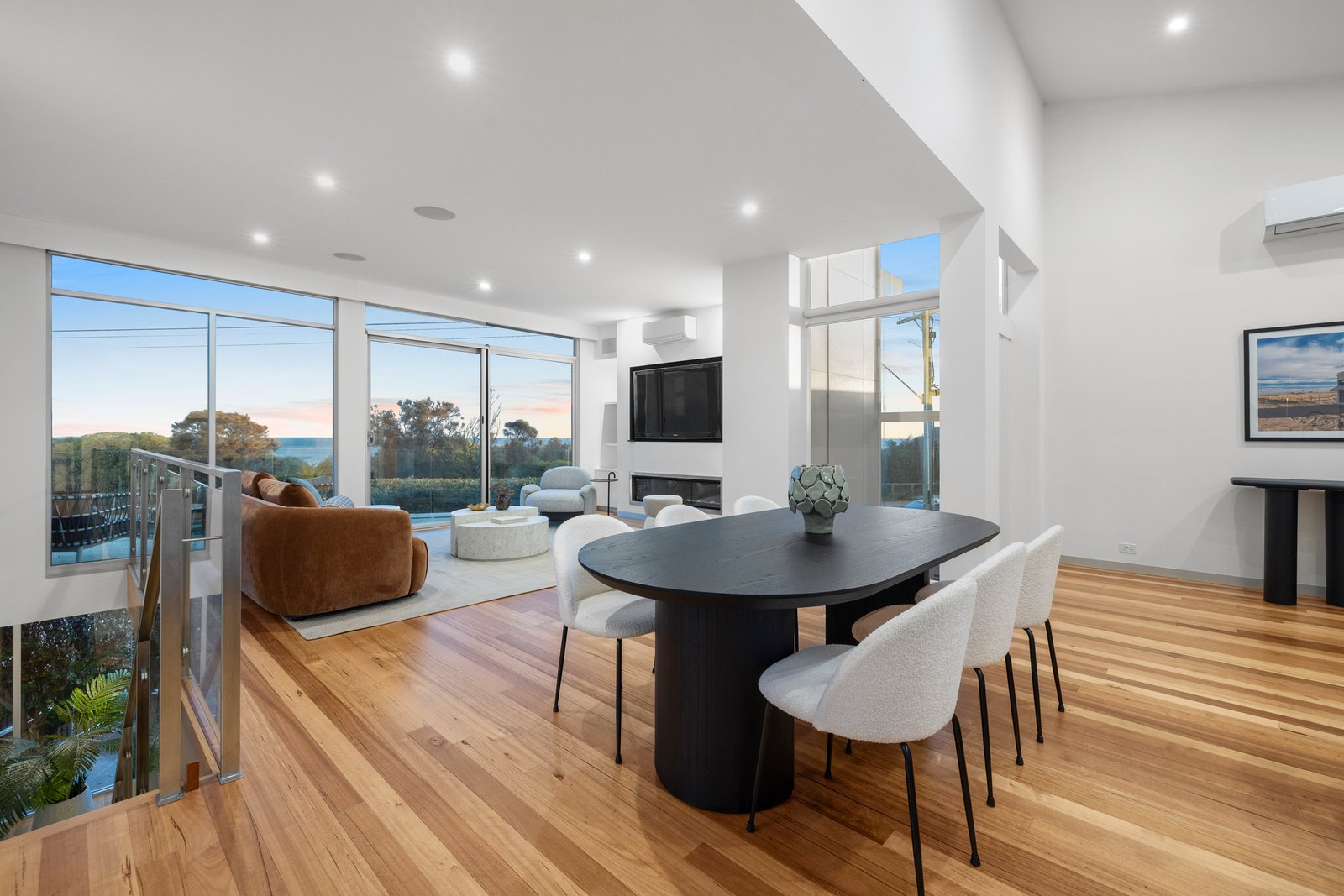 Gallery: 1/168 Beach Road