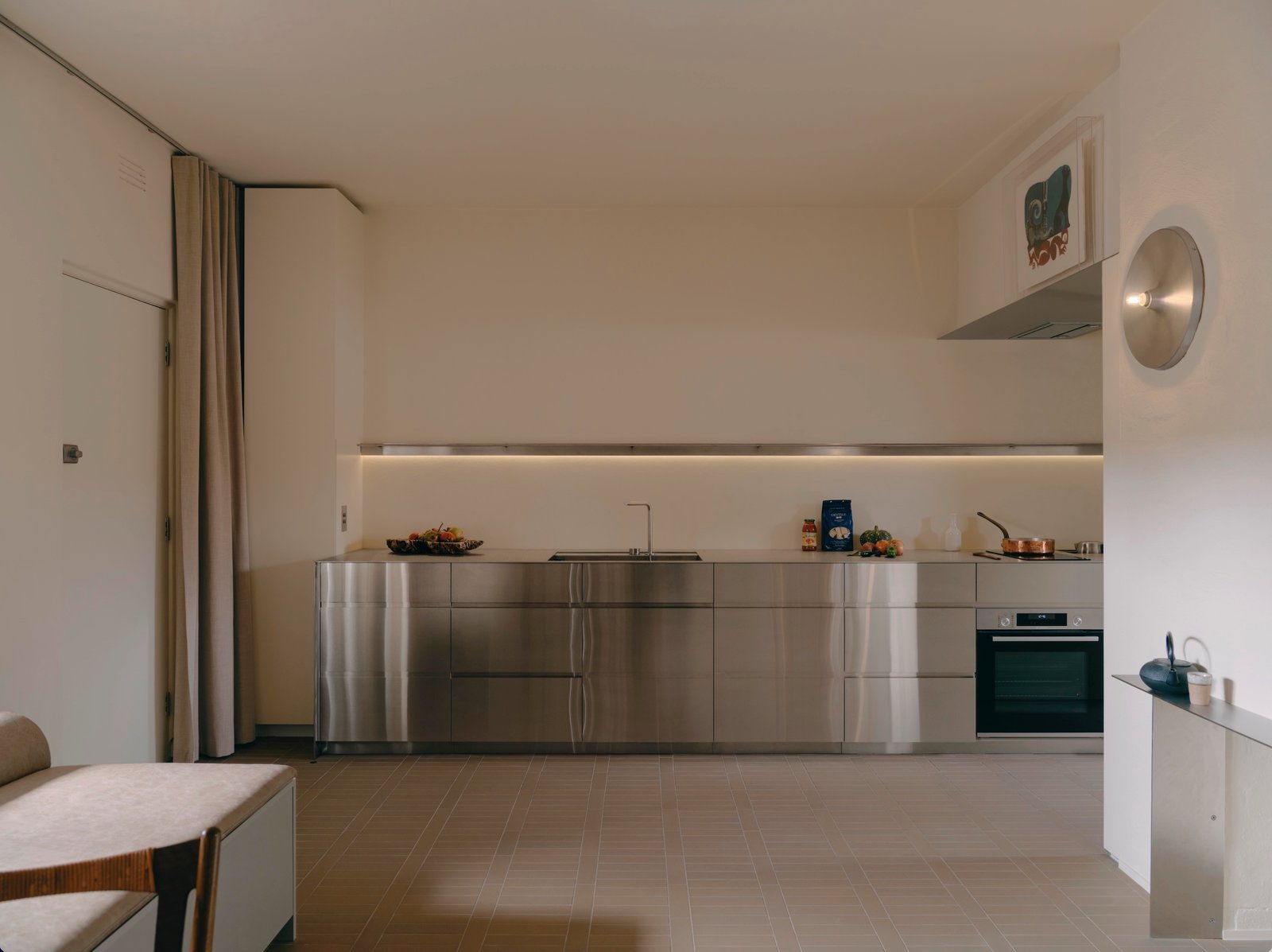 Gallery: 11/68 Mathoura Road