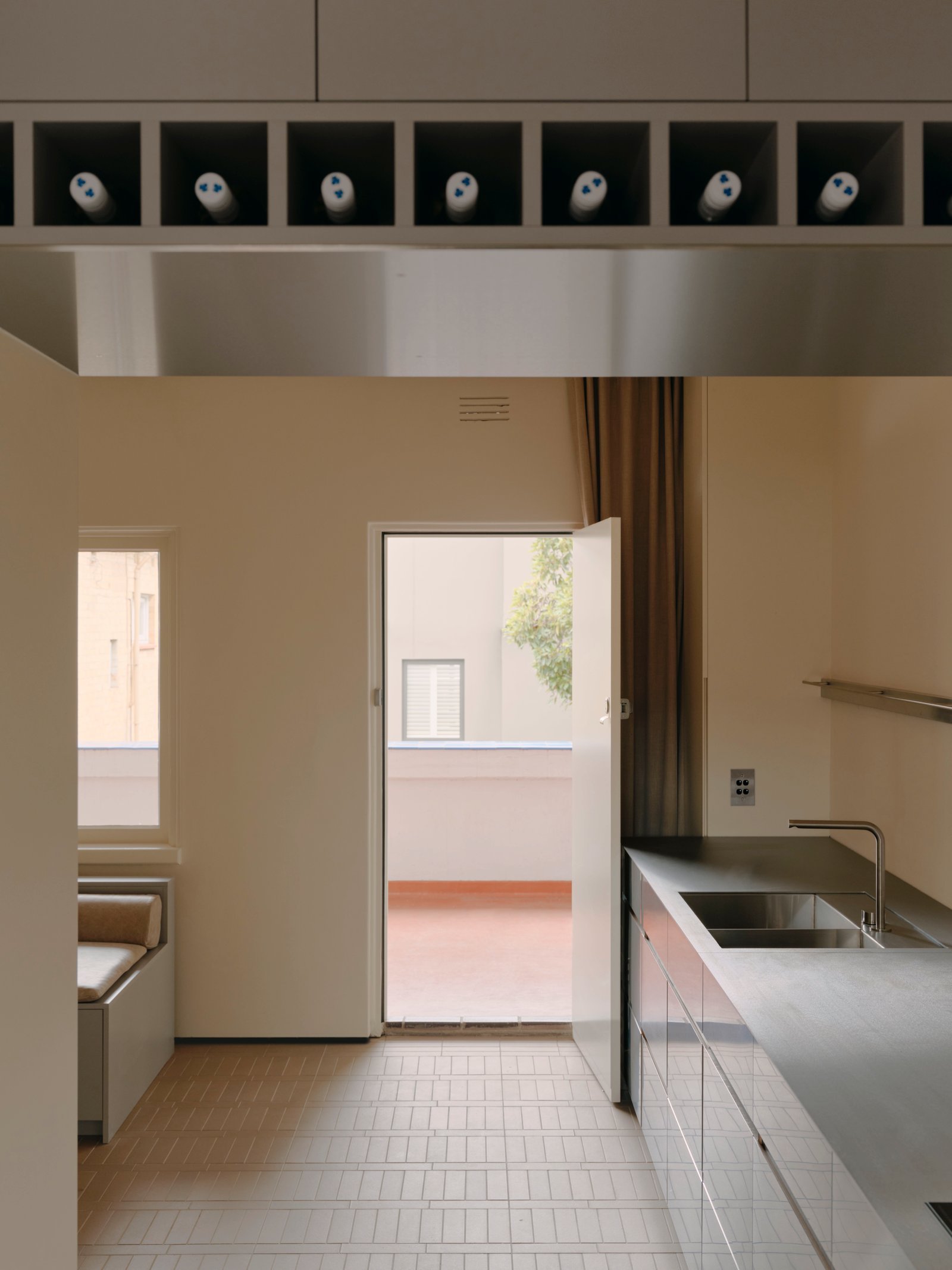 Gallery: 11/68 Mathoura Road