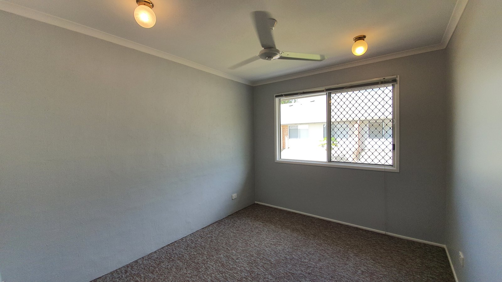 1/169 Shute Harbour Road CANNONVALE 7