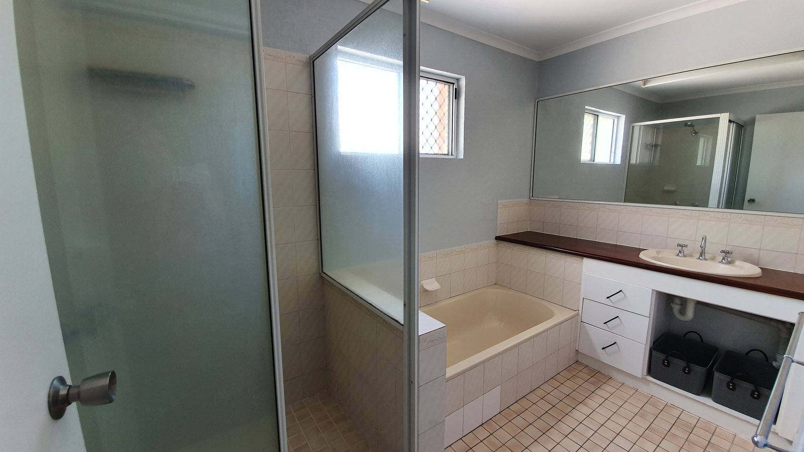 1/169 Shute Harbour Road CANNONVALE 12