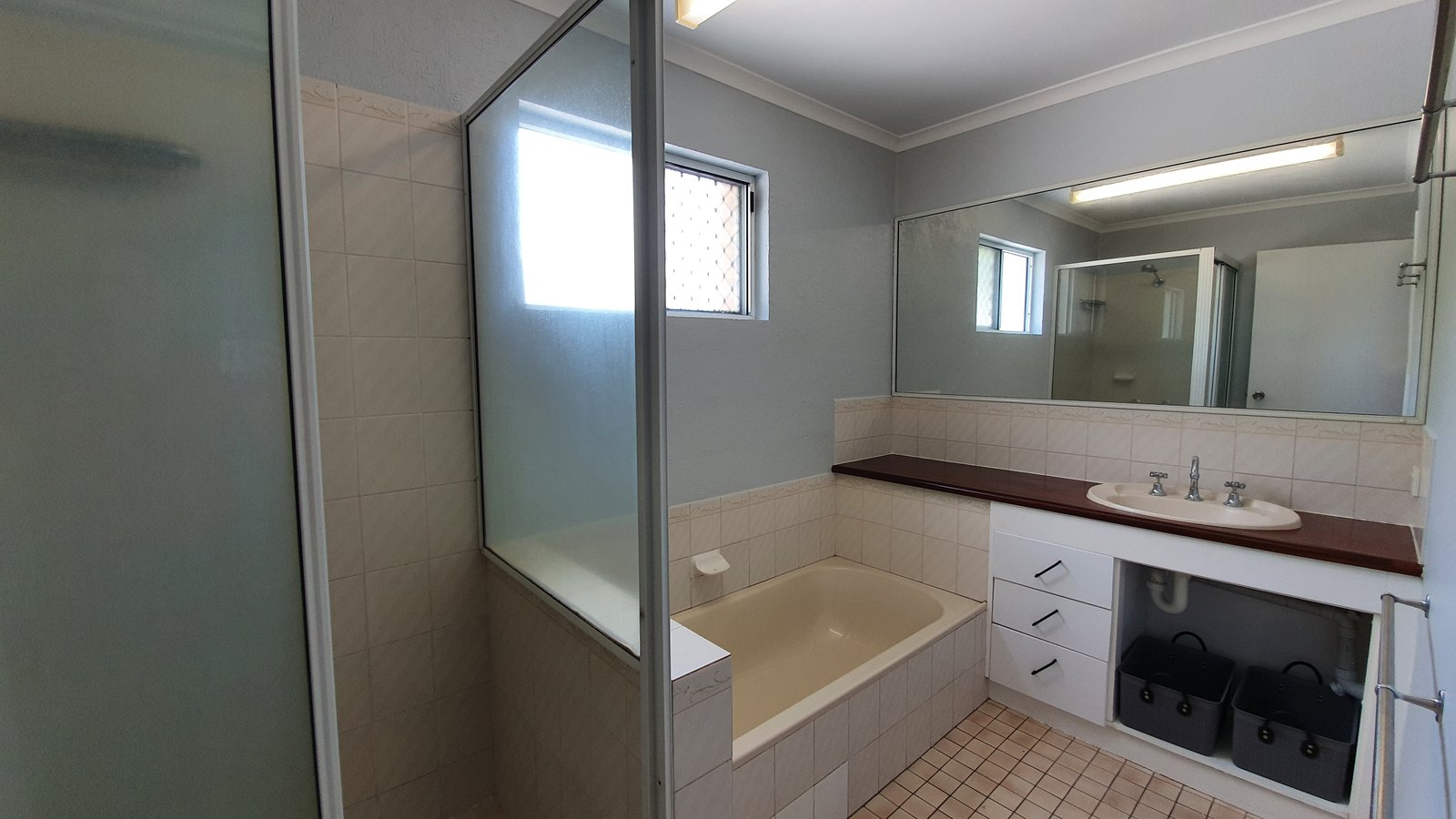 1/169 Shute Harbour Road CANNONVALE 15