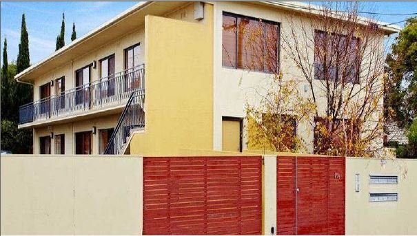 Gallery: 1/16A Latham Street