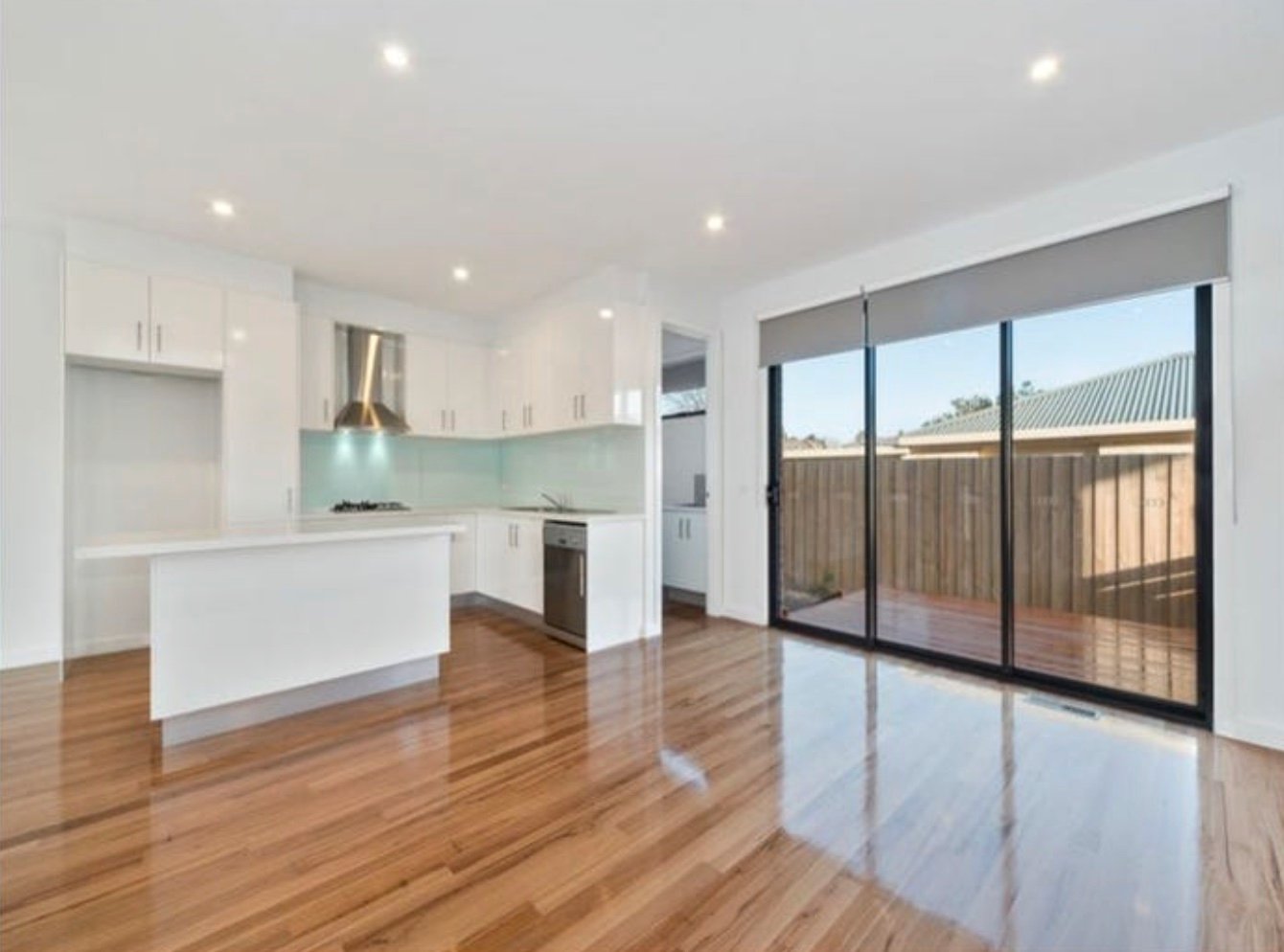 Gallery: 1/16B Reid Street