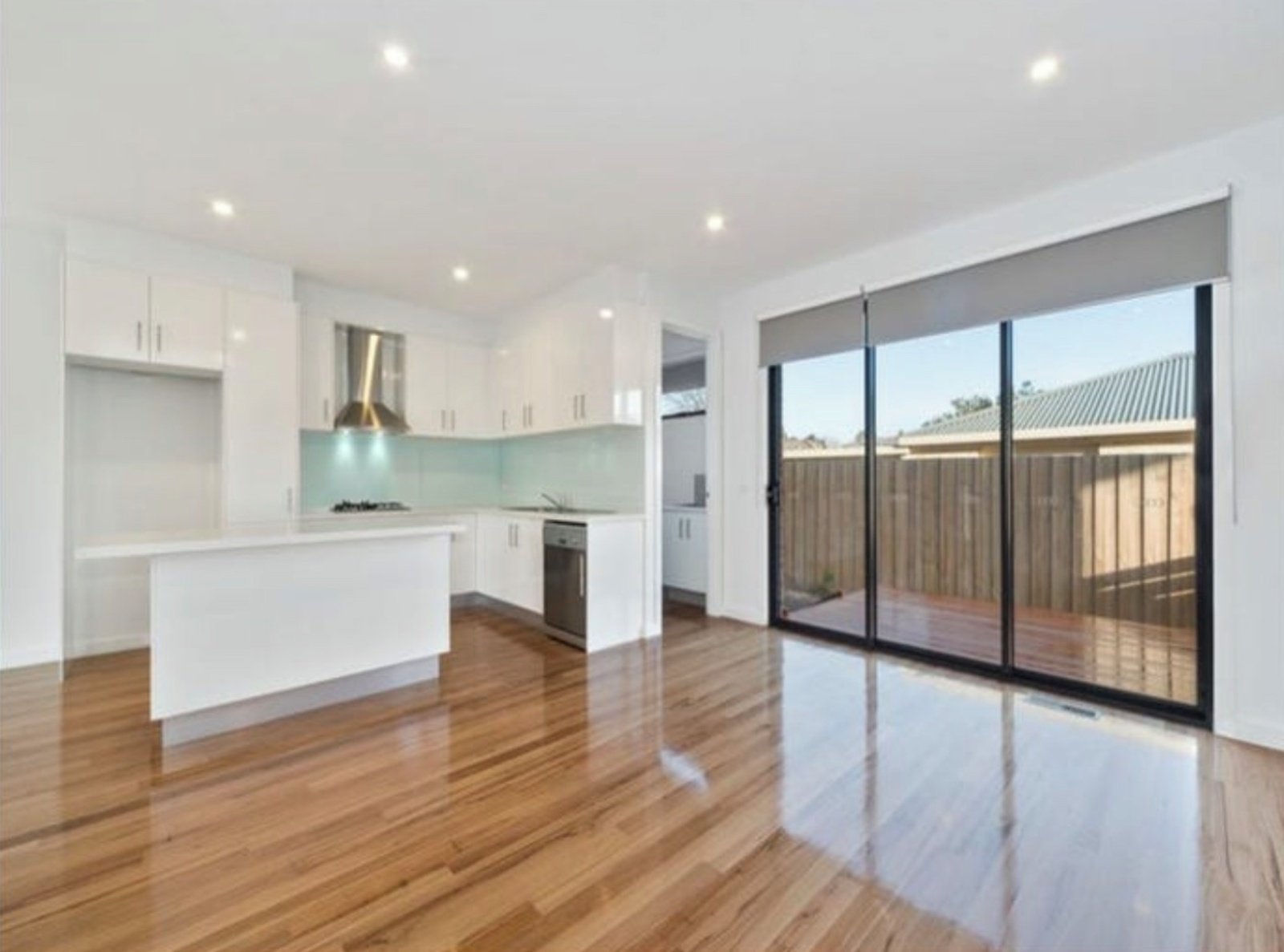 Gallery: 1/16B Reid Street