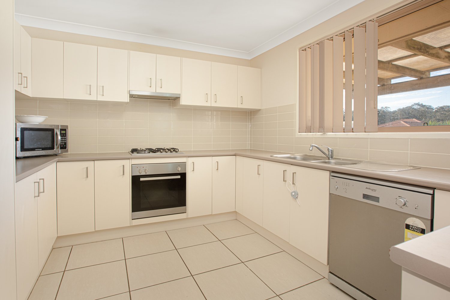 117 Aberglasslyn Road RUTHERFORD 3
