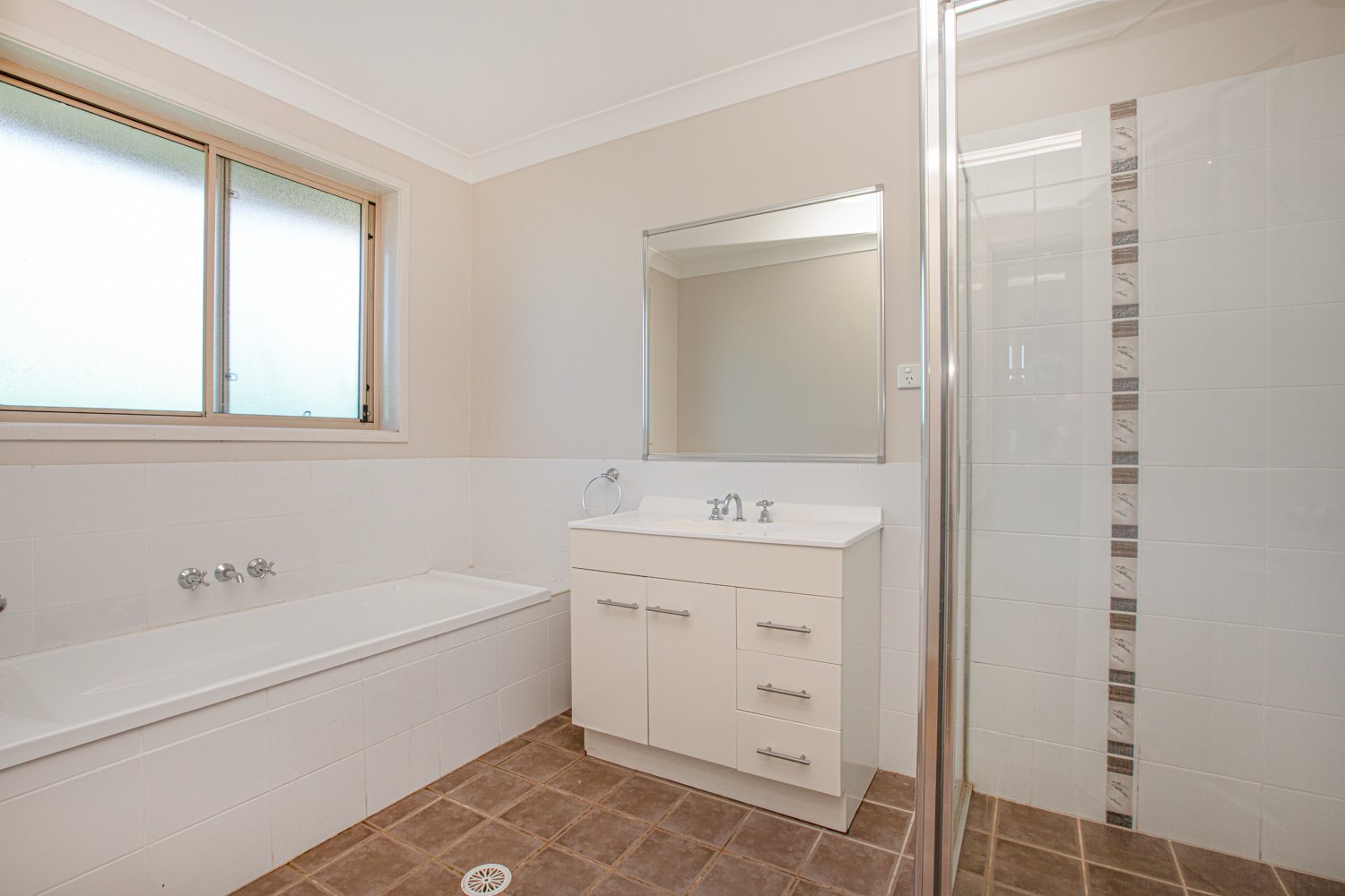 117 Aberglasslyn Road RUTHERFORD 18