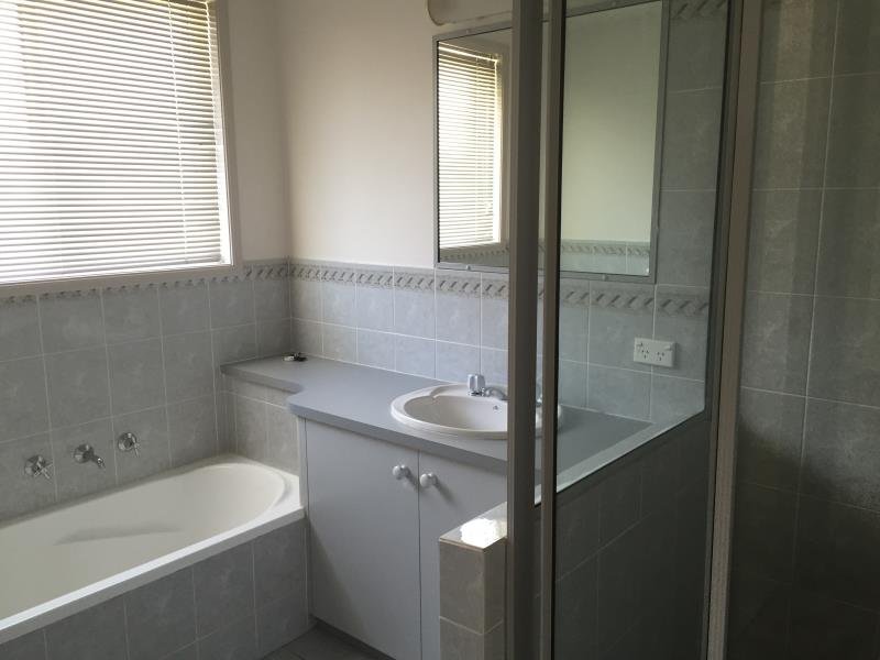 1/17 Charles Coxen Close TAMWORTH 4