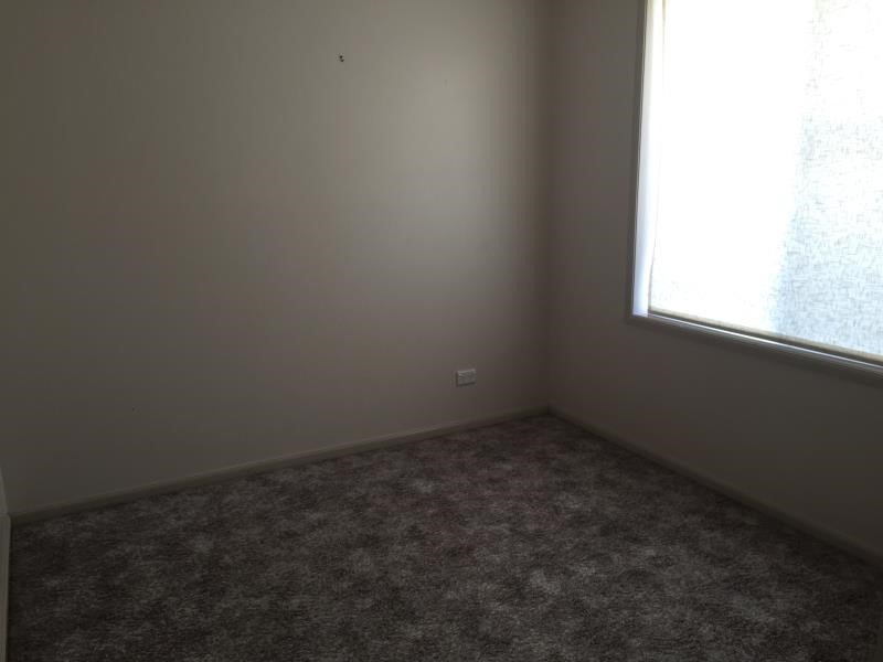 1/17 Charles Coxen Close TAMWORTH 5