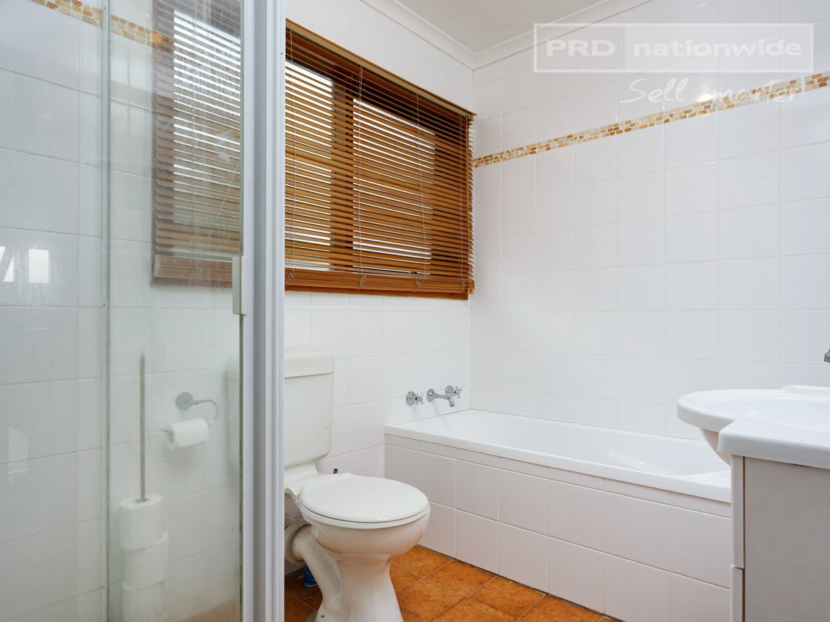 117 Dalhunty Street TUMUT 4