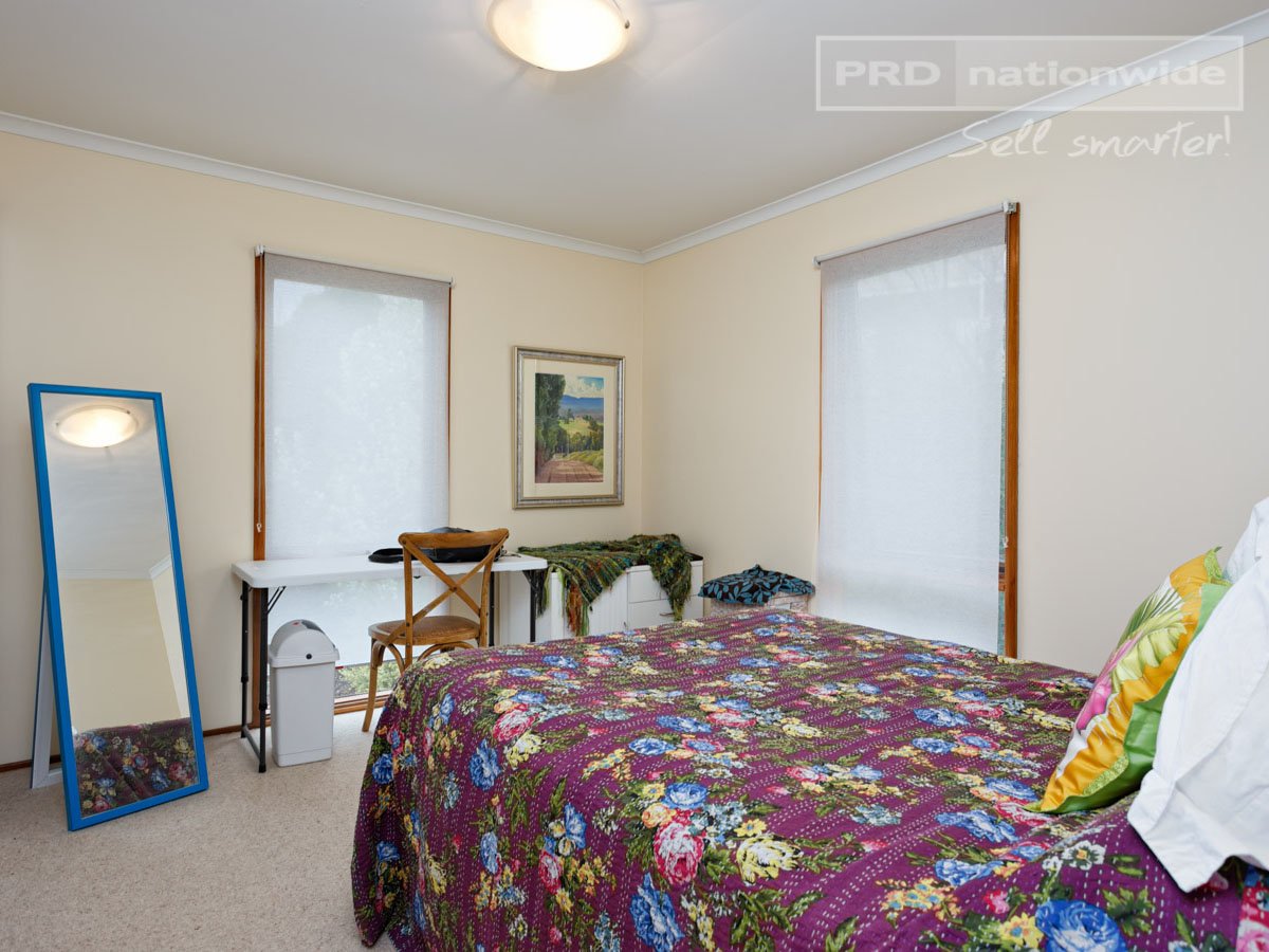 117 Dalhunty Street TUMUT 11