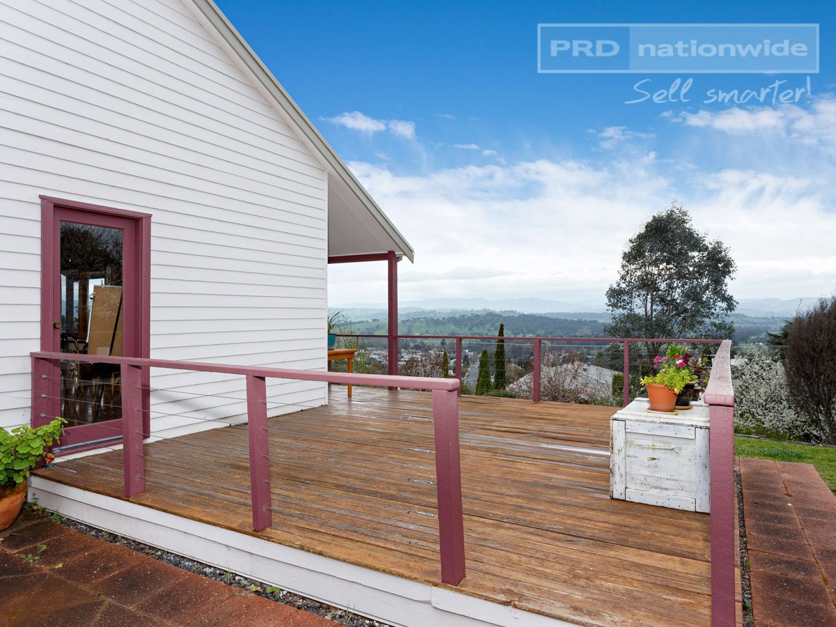 117 Dalhunty Street TUMUT 12