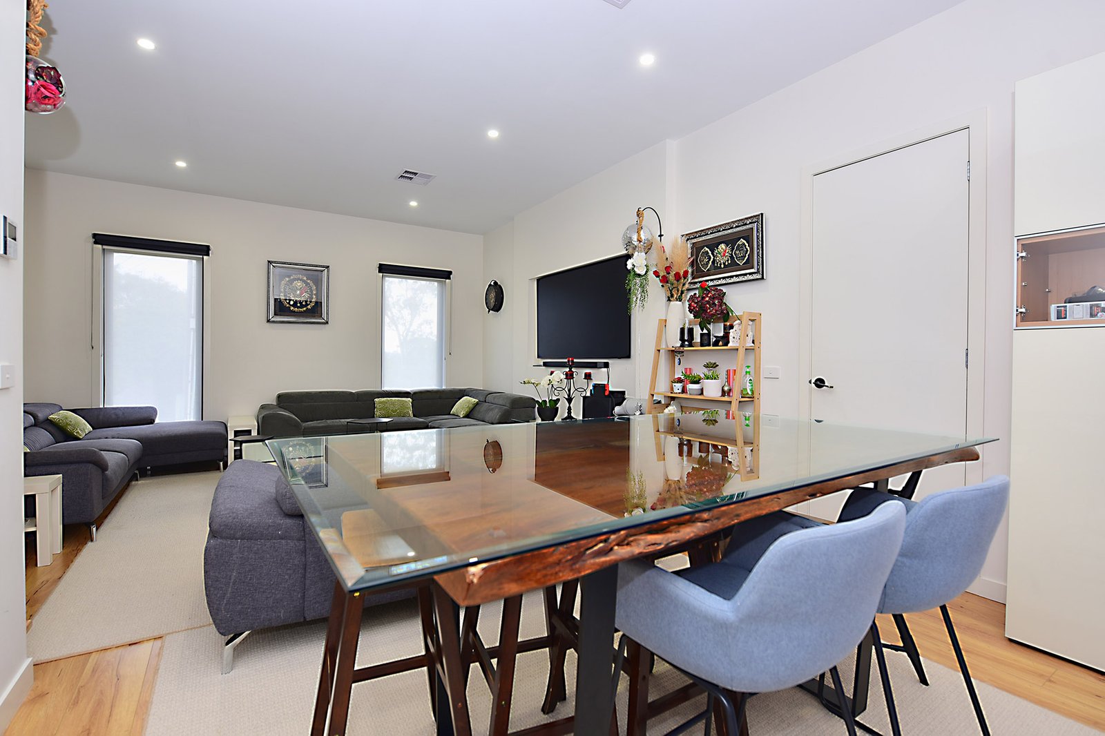 Gallery: 1/17 Ellt Crescent