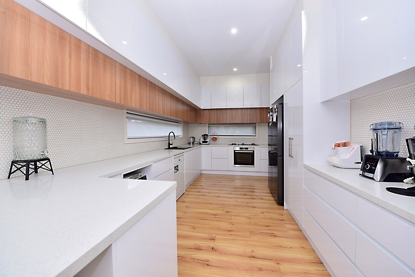 Gallery: 1/17 Ellt Crescent